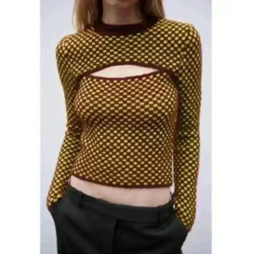 Zara Checkered Cut-Out
Jacquard Long Sleeve Pullover